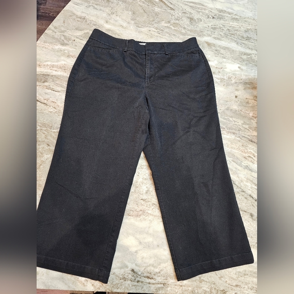 Dockers Ideal Fit Metro Capri Pants Size 12 – Black Stretch Cotton Blend